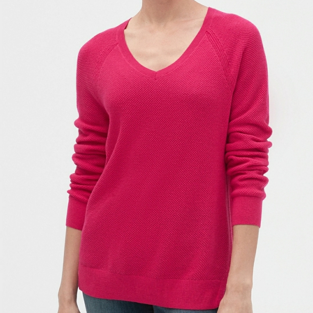 GAP V-Neck Pullover Sweater